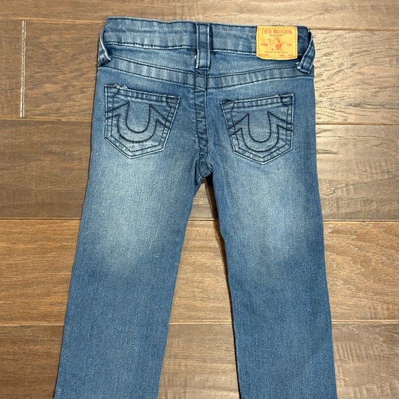 True Religion Blue Jeans with Signature Horseshoe Design - Picture 2 of 3
